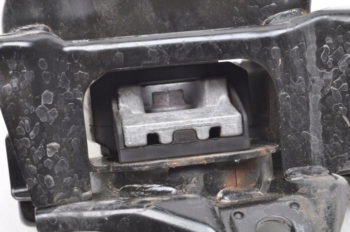 TOYOTA YARIS IV 1.5 HYBRIDE POIGNÉE COUSSIN MOTEUR