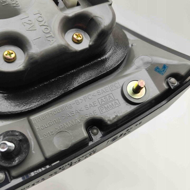 GAUCHE PHARE COUVERCLES DE COFFRE COUVERCLES DE COFFRE LEXUS IS II (GSE2_, ALE2_, USE2_) 8159153061