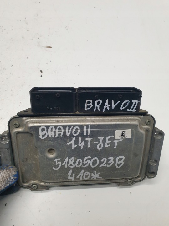 ORDINATEUR CONTRÔLEUR MOTEUR FIAT BRAVO II 1.4 T-JET 51805023B