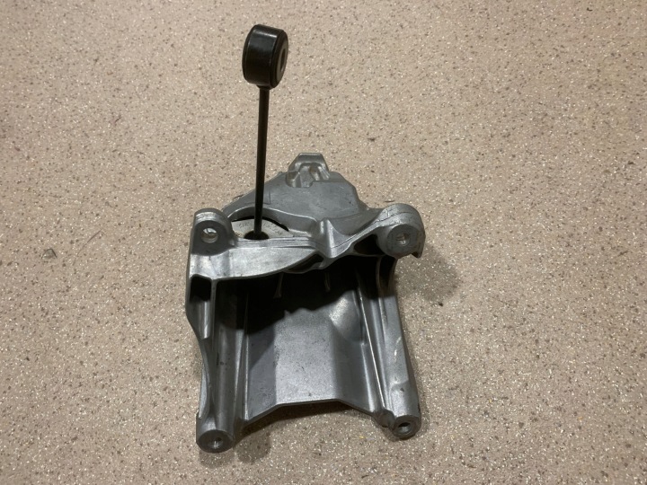 POIGNÉE MOTEUR AVANT CÔTÉ GAUCHE AUDI Q7 4M 4M0199307BN