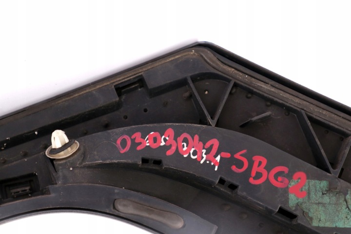 BMW X3 E83 MOULURE COUVERCLES DE COFFRE COUVERCLES DE COFFRE ARRIÈRE SCHWARZ 2 NOIRE 668 0303042