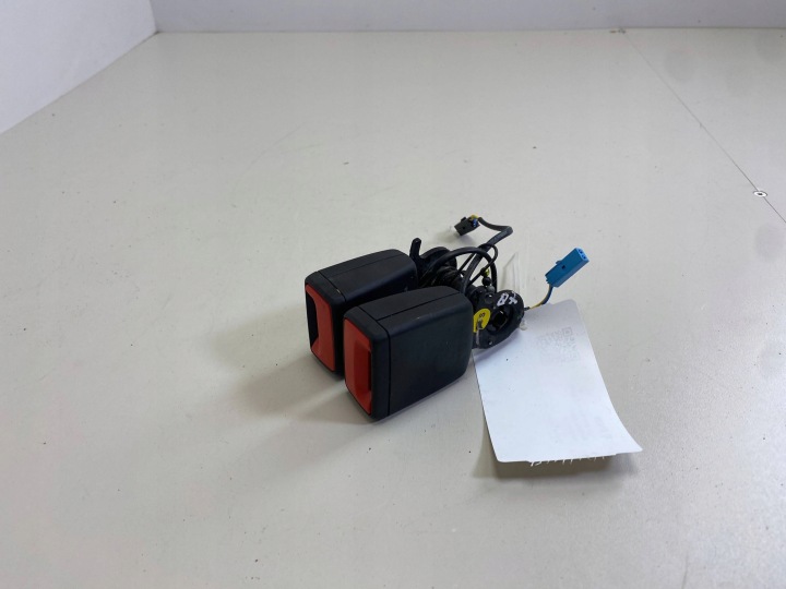 AGRAFE COURROIE ARRIÈRE AUDI Q7 4M 4M0857739N