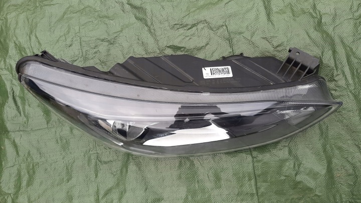 FORD FOCUS MK4 PHARE DROIT AVANT MX7B-13E014-CC