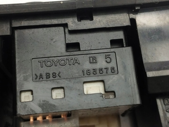 TOYOTA AVENSIS T250 2008 KIT COMMUTATEURS 183575