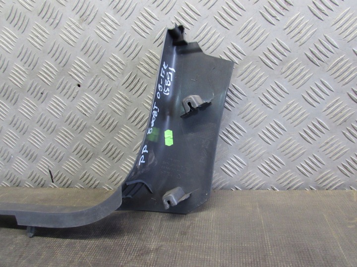 PROTECTION MONTANTS DROIT AVANT PEUGEOT 5008 I 09-13R
