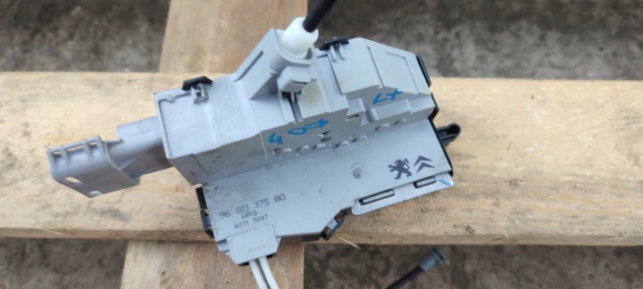 SERRURE ARRIÈRE GAUCHES PORTES PEUGEOT 407 9681337580