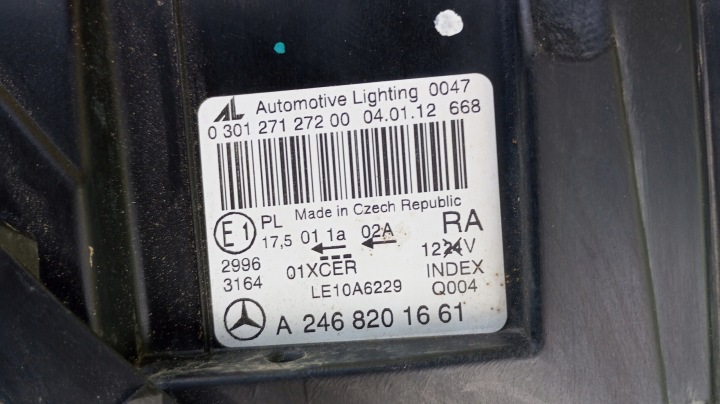 PHARE DROITE AVANT MERCEDES B-KLASA 246 W246 XÉNON