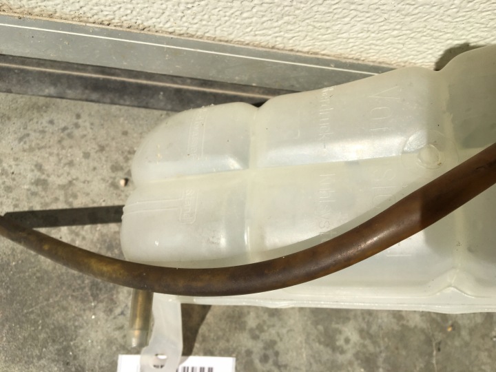 RÉSERVOIR LIQUIDE CHLODNICZEGO WYROWNACZY MERCEDES W124 MEYLE 0140500019