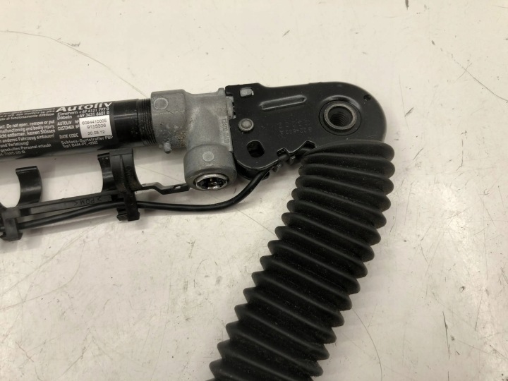 BMW 5 F10 F11 AGRAFE PANNEAU AVANT 615796400 2011 DROITE CÔTÉ
