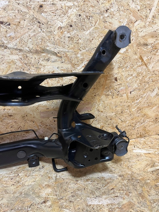CHÂSSIS CHÂSSIS CHÂSSIS POUTRE ARRIÈRE AUDI VW SKODA SEAT 5Q0505235J ORIGINAL