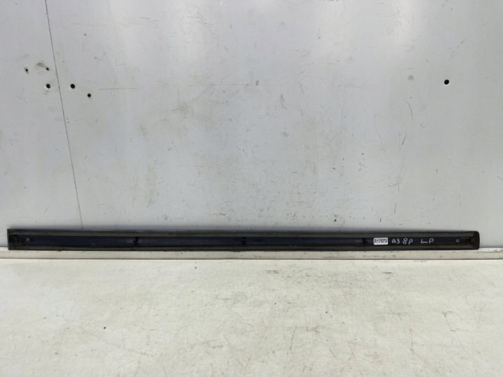 MOULURE AUDI A3 8P SPORTBACK 5D 03-13R. GAUCHE AVANT REVÊTEMENT PORTES LATÉRALE