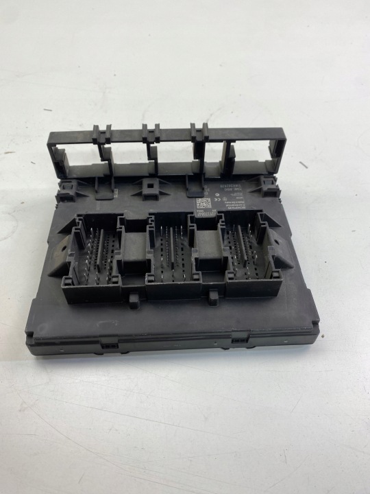 VW SEAT SKODA MODULE CONTRÔLEUR CONFORT 5K0937084F