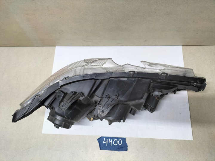 MITSUBISHI ASX LIFT PROJECTEUR GAUCHE (SZCZECIN-GORZOW- POZNAŃ 4400
