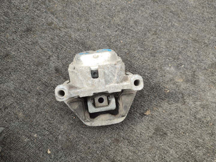 COUSSIN MOTEUR AUDI A6 C7 2.0 TFSI CDN