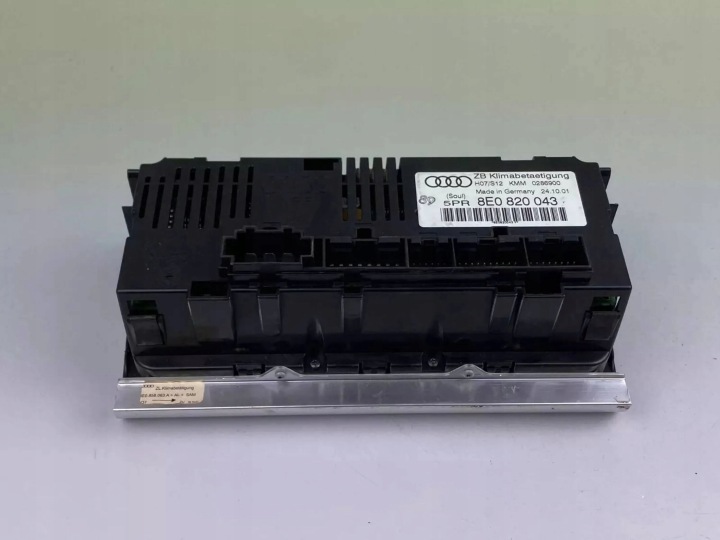 AUDI A4 S4 B6 8E 8H 2003 PANNEAU CLIMATISATION