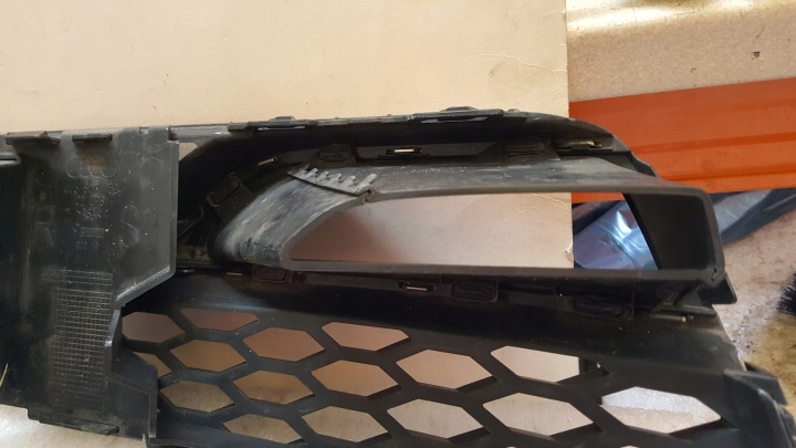 GRILLE PARE-CHOCS DROIT AVANT AUDI A3 S3 8V3807682L DÉMONTAGE