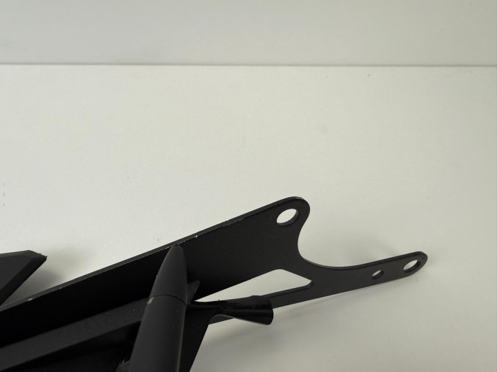FIXATION CADRE DE PLAQUE D'IMMATRICULATION SUPÉRIEURE PIÈCE HONDA RADIO 650 R 2019-23