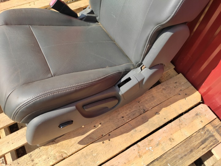 JEEP CHEROKEE LIBERTY KK 07-12 SIÈGE CONDUCTEUR GAUCHE AVANT CUIR EN BON ÉTAT