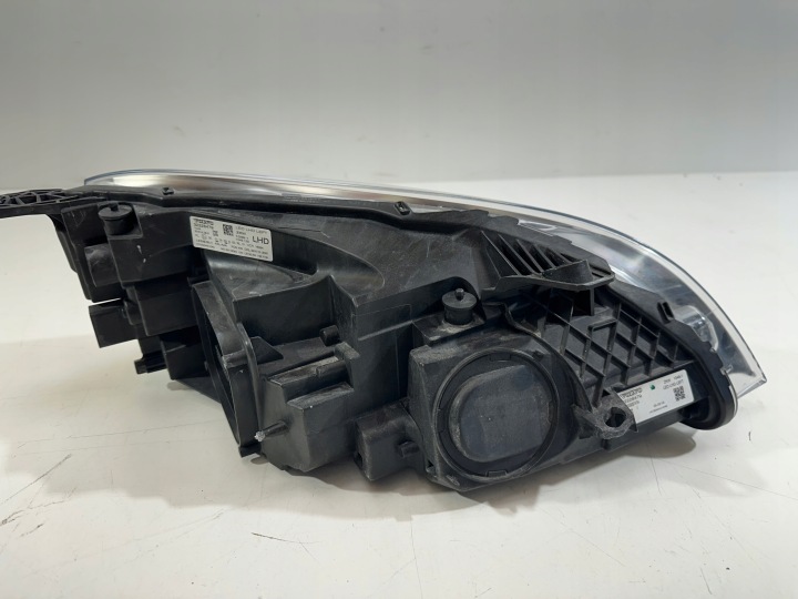 GAUCHE COMPLET LED VOLVO V40 I LIFT 32228479