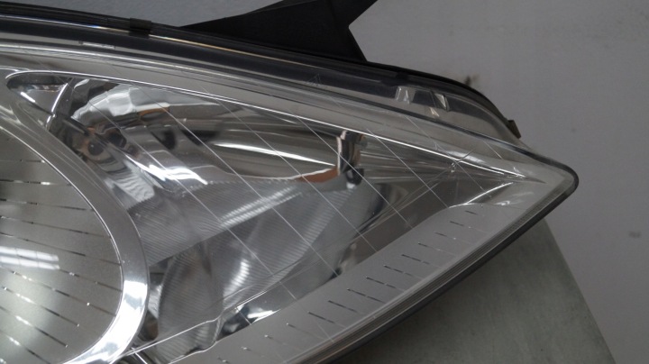 MERCEDES W169 PHARE DROIT AVANT UK LENTILLE (S2436)