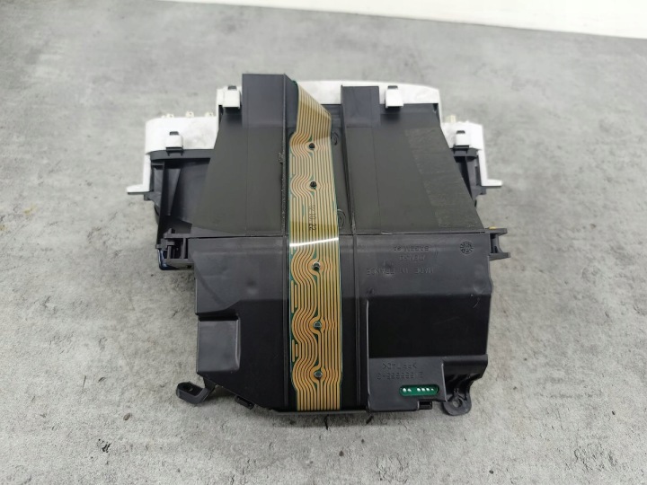 COMPTEUR TOYOTA YARIS I 21655864-5 21655865-3 DENSO 1.0 16V