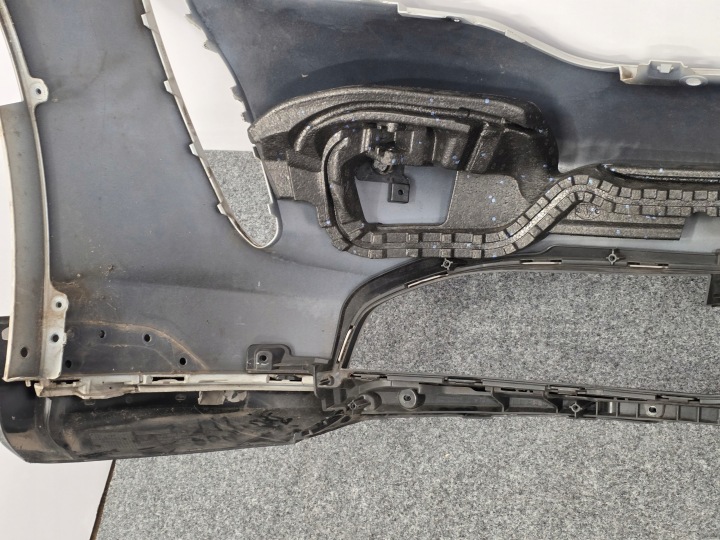 PARE-CHOCS AVANT PORSCHE TAYCAN CROSS TURISMO TURBO AVEC AMORTISSEUR 9J0807541B