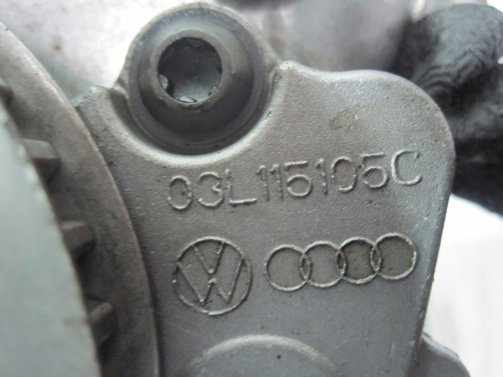 AUDI VW VI 1.6 TDI CAY 105KM POMPE HUILES 03L115105C 03L115263