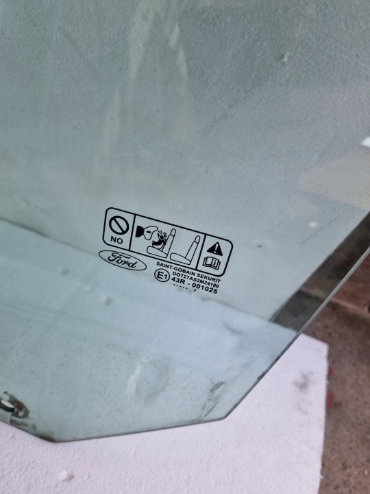 VITRE GAUCHE AVANT FORD S-MAX MK1 2006R