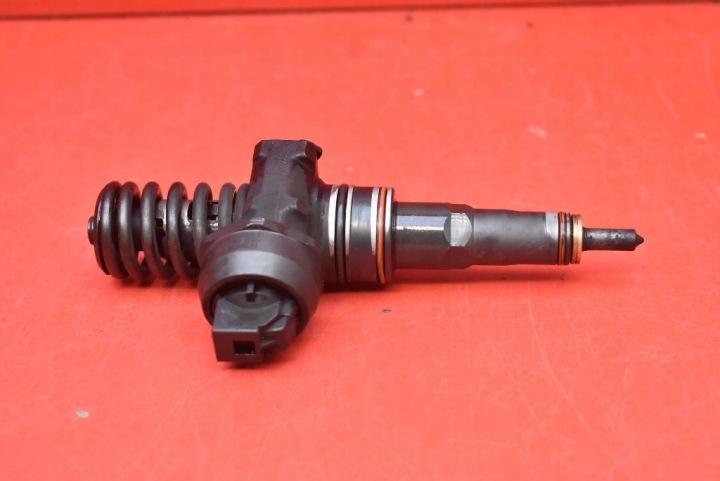 INJECTEUR INJECTEUR DE POMPE 038130073AQ 0414720213 VW GOLF 4 IV 1.9 TDI 101 KM 97-06