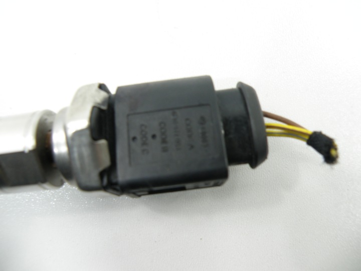 SEAT ARONA MOULURE INJECTION 04C133320F