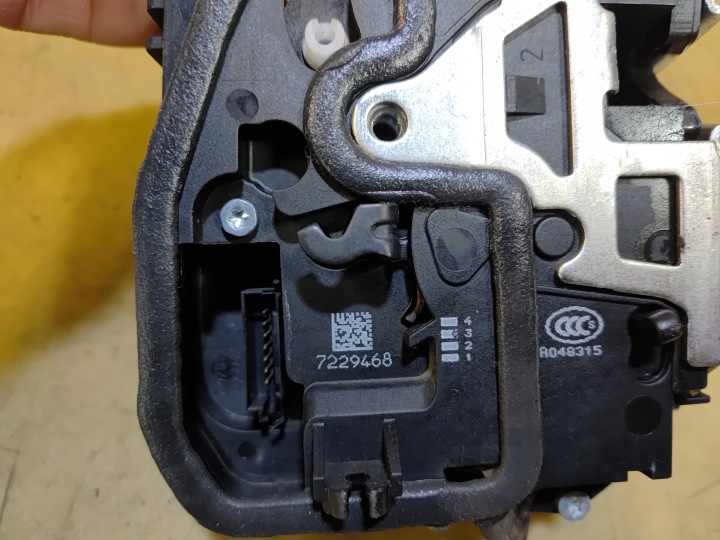 BMW E91 E90 SERRURE DE PORTE DROIT ARRIÈRE 7 GOUPILLE 7229468