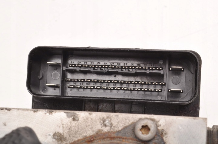 VOLVO XC70 POMPE ABS 30793444