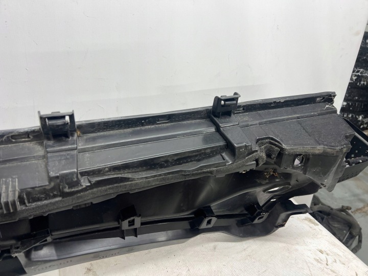 DOUBLURE DE PASSAGE DE ROUE INFÉRIEUR MÉTALLIQUE TOYOTA RAV4 V 55783-42070