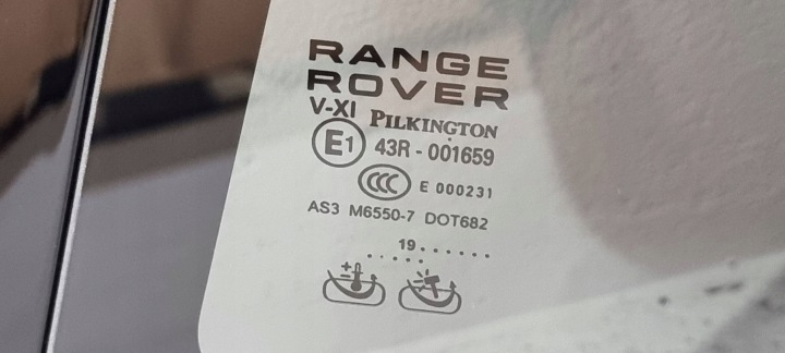 GLACE LATÉRALE PORTES GAUCHE ARRIÈRE ROVER RANGE ROVER L405 2019
