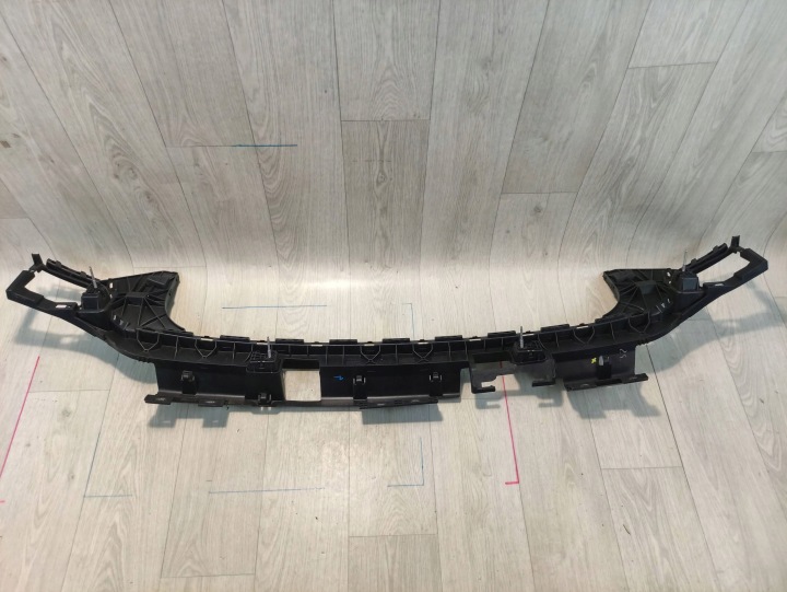 AUDI Q2 81A FIXATION PARE-CHOCS ARRIÈRE 81A807385