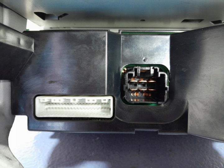 TOYOTA AVENSIS II T25 LIFT RADIO COMMUTATEUR CLIMATISATION 86120-05110
