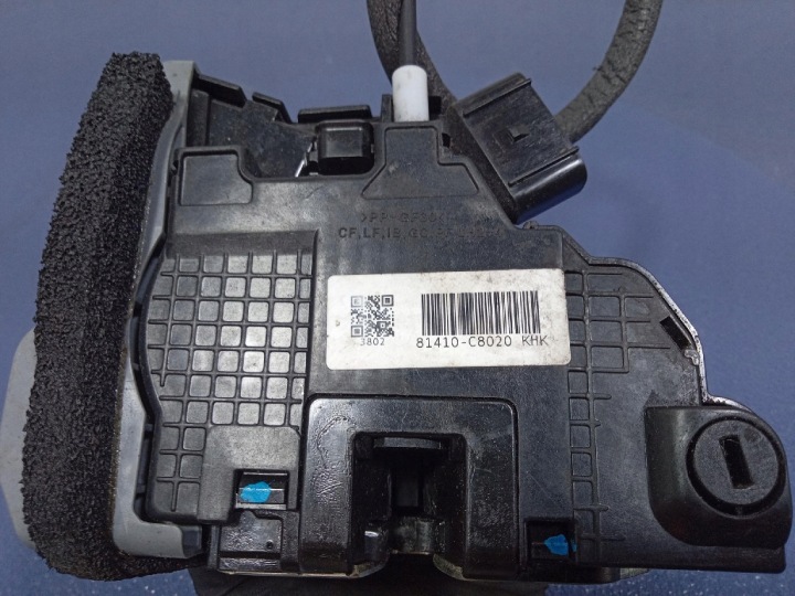 HYUNDAI I20 II GB 14- SERRURE DE PORTE ARRIÈRE GAUCHE 4 GOUPILLE 81410-C8020