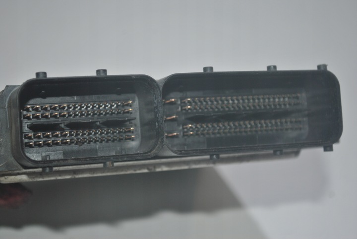 ORDINATEUR MOTEUR VW GOLF V 0281011478