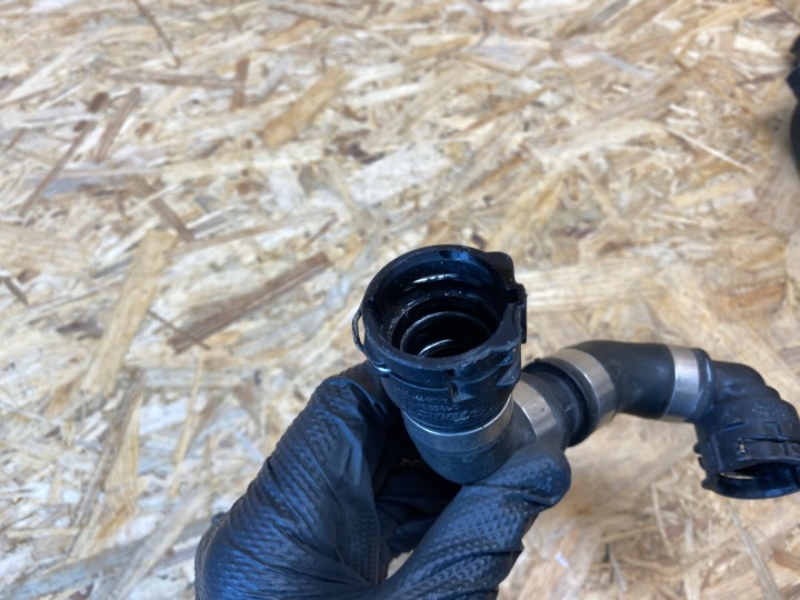 TUYAU TUYAU FIL EAU MERCEDES W205 W253 W213 A2055012200