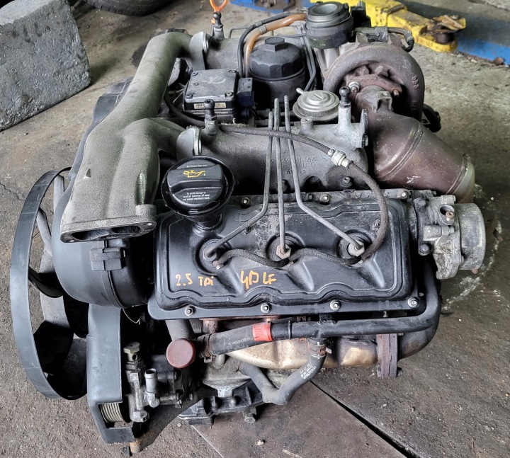 MOTEUR COMPLET BAU INJECTEUR COUPLEUR VISQUEUX AUDI A6 C5 2.5 TDI VW PASSAT B5 OE