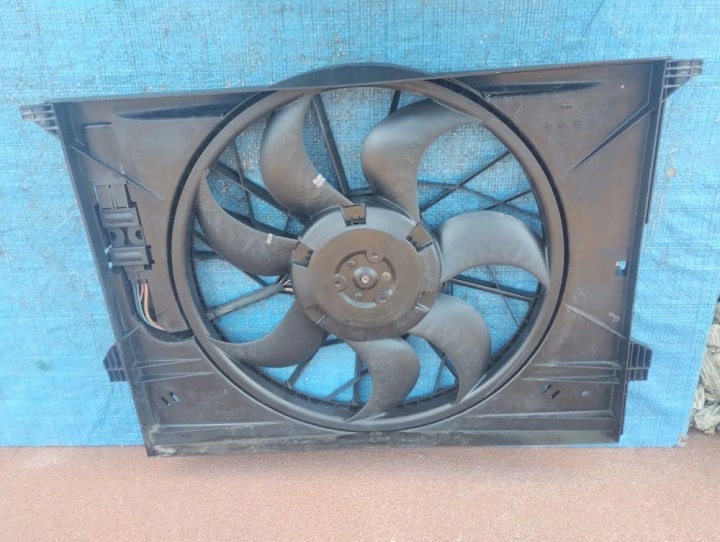 MERCEDES W211 2.6 V6 ESSENCE VENTILATEUR VENTILATEUR 1137328109