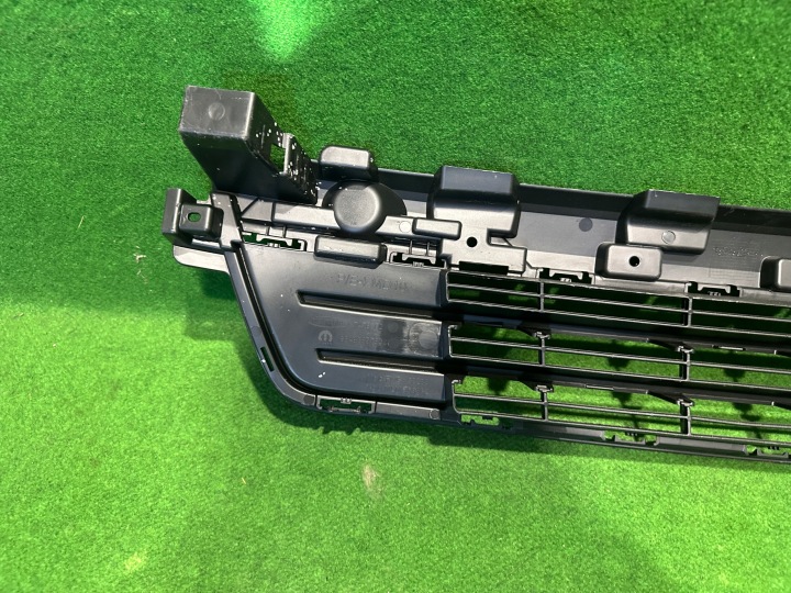 GRILLE CENTRALE CALANDRE OPEL VIVARO 24-26ROK 9849389780