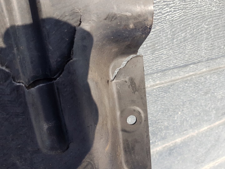 BMW X5 E70 PLAQUE PROTECTION CHÂSSIS SOUS MOTEUR 3.0D 7163280 INFÉRIEURE