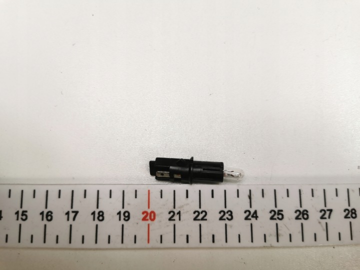 AMPOULE WNETRZ VOLVO 700 900 850 C70 S70 V70 S80 S90 V90 OE 30710781