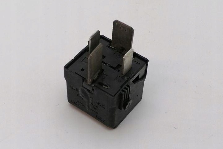 RELAIS MERCEDES-BENZ M (W163) A0025421519 2.7L DIESEL 120KW 2001