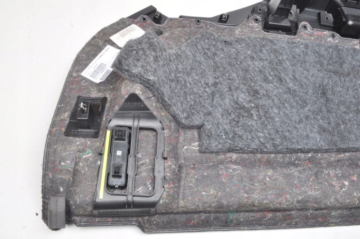 VOLVO XC60 II COLLECTEUR COUVERCLES DE COFFRE ARRIÈRE PLASTIQUE 31376484 32394001 DROIT