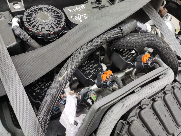 MOTEUR COMPLET INJECTEURS TURBINE PEUGEOT 208 II 1.2 THP HN09 10Z1AM