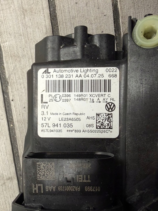 VW TAYRON 57L 24- PHARE GAUCHE COMPLET LED ORIGINAL STBDB!