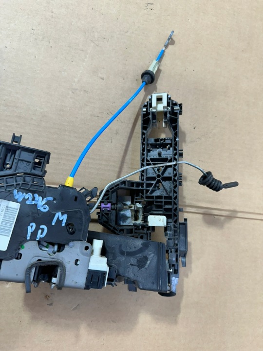 SERRURE DE PORTE DROIT AVANT AVANT PASSAGER MERCEDES B W246 M, EUROPE
