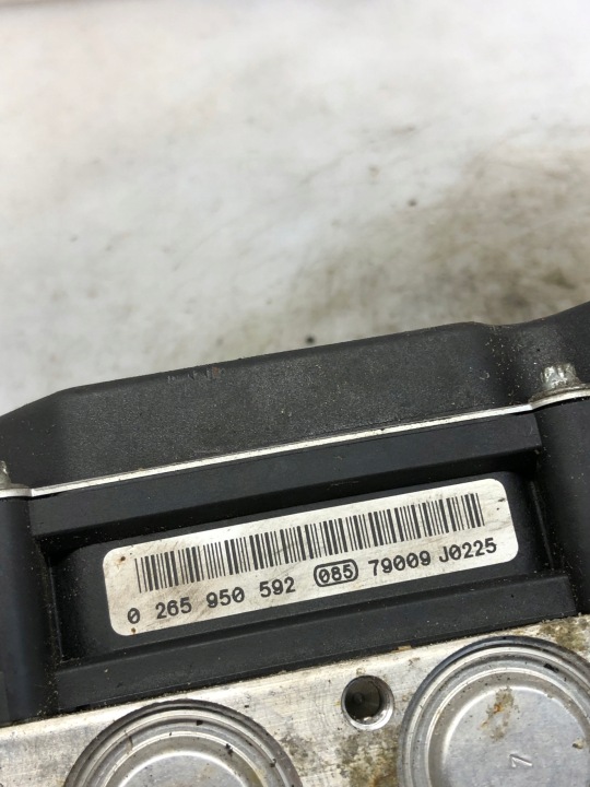 CONTRÔLEUR POMPE ABS 0265234502 6Q0614517AJ 0265950592